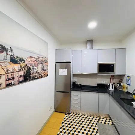 Lisboa Hostel بيت شباب *